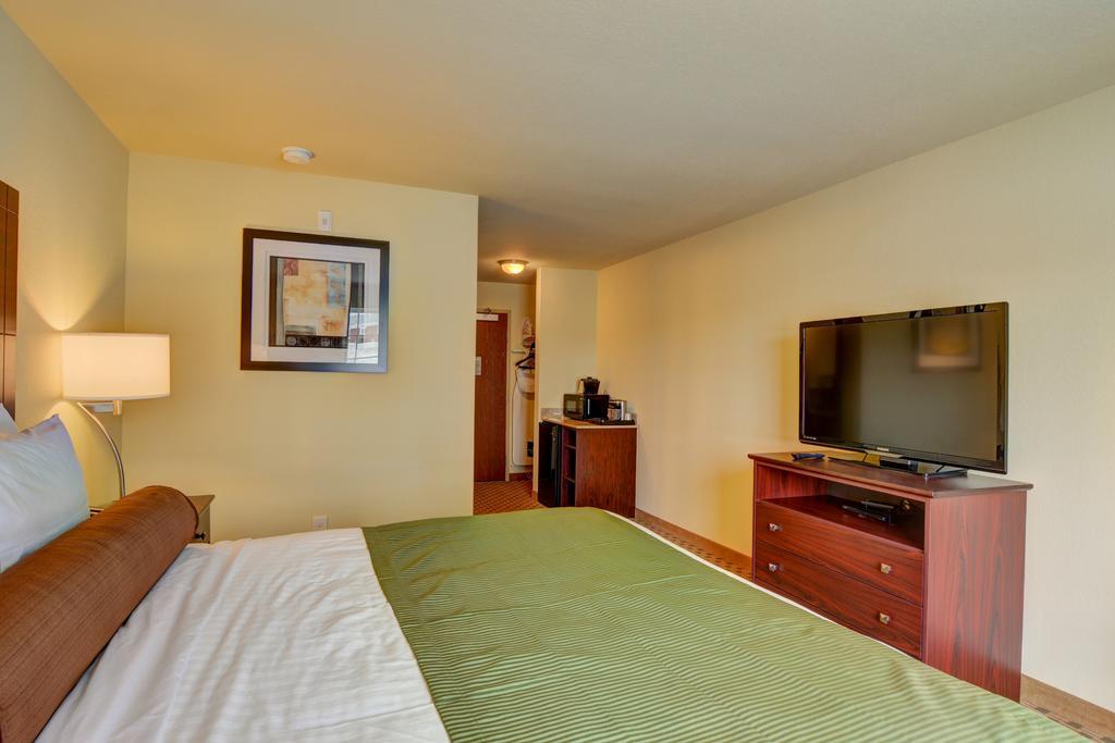 Cobblestone Hotel & Suites - Punxsutawney ภายนอก รูปภาพ