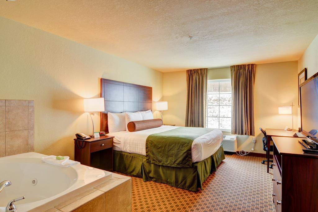 Cobblestone Hotel & Suites - Punxsutawney ภายนอก รูปภาพ