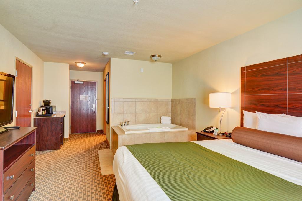 Cobblestone Hotel & Suites - Punxsutawney ภายนอก รูปภาพ