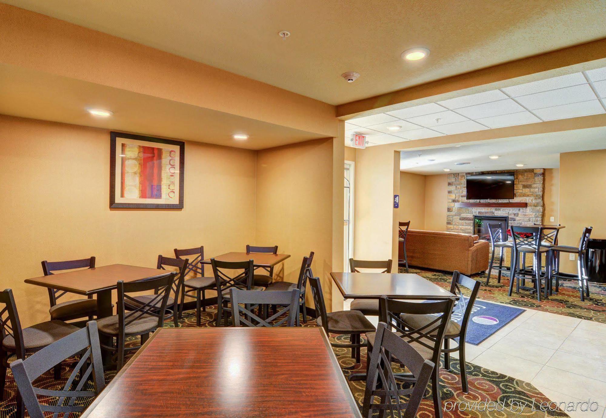 Cobblestone Hotel & Suites - Punxsutawney ภายนอก รูปภาพ