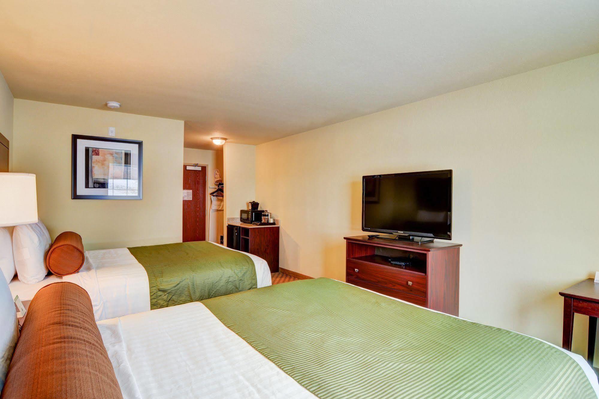Cobblestone Hotel & Suites - Punxsutawney ภายนอก รูปภาพ