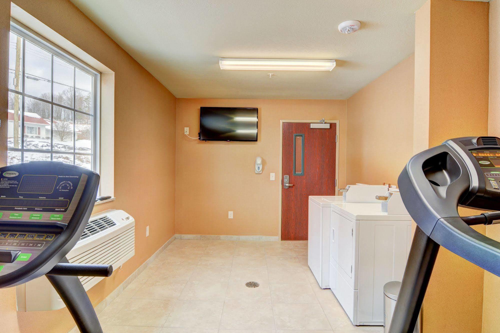 Cobblestone Hotel & Suites - Punxsutawney ภายนอก รูปภาพ
